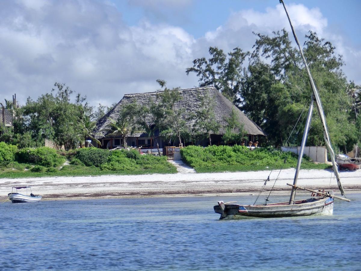 Sunset Beach Resort Watamu Bagian luar foto