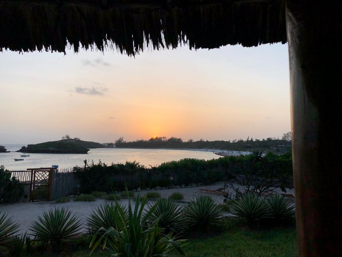 Sunset Beach Resort Watamu Bagian luar foto