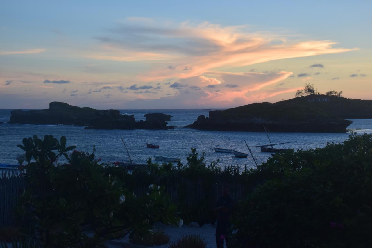Sunset Beach Resort Watamu Bagian luar foto